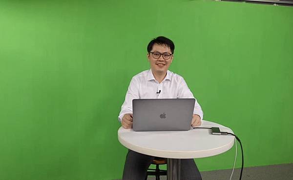 揚起下顎 翻轉人生